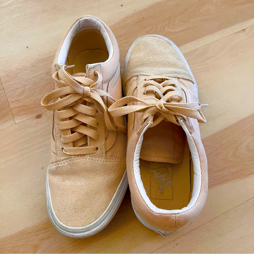 Suede Pink Old School Vans size 7W